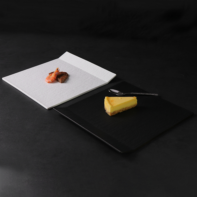 Placa irregular blanca de la porcelana, plato de cena cuadrado de la manija para los restaurantes