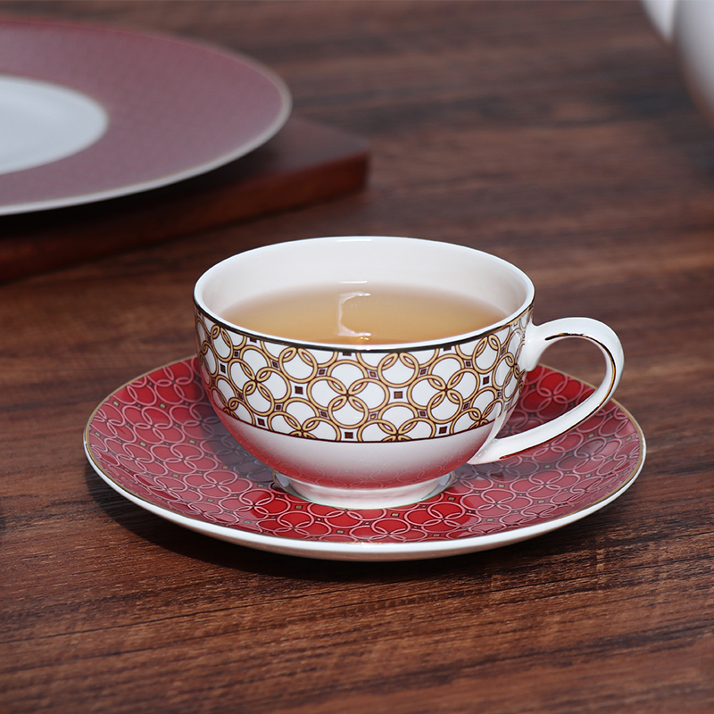 Juego de tazas de porcelana de hueso, taza de té y platillo finos de porcelana de hueso de color rojo