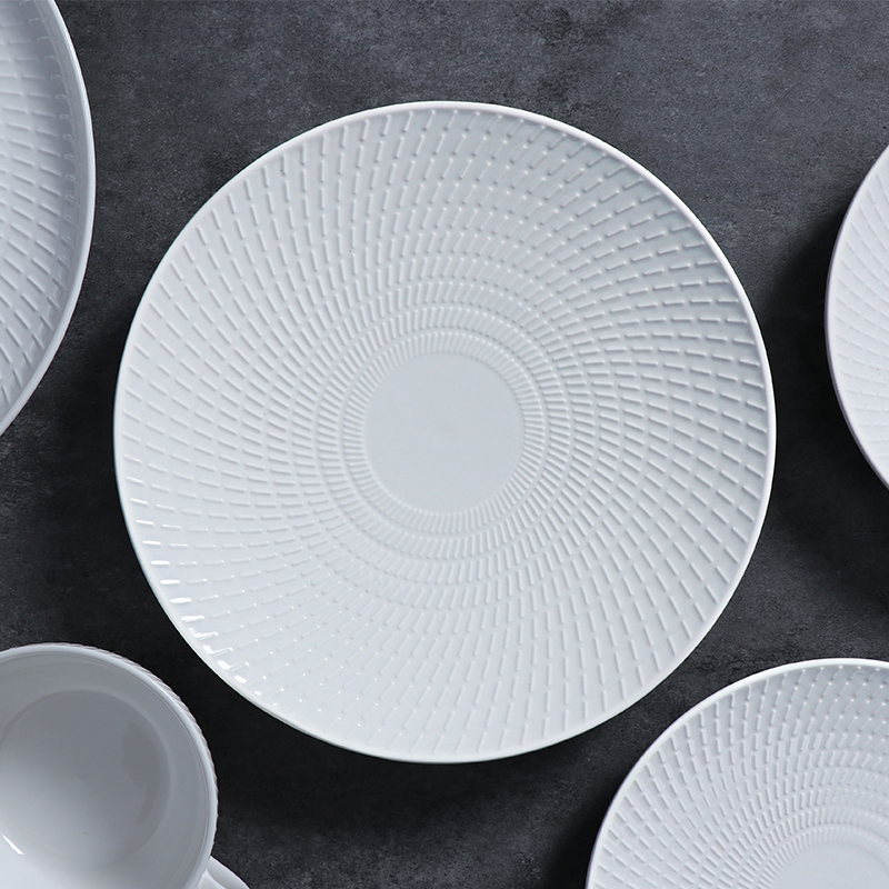 Plato de pasta de diseño único con borde ancho de porcelana blanca para hotel