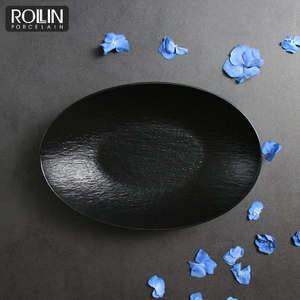 Platos de Porcelana Negro Mate Forma Ovalada - 950ml