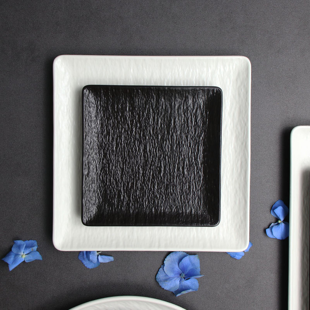 Plato llano negro cuadrado para restaurantes, platos de porcelana mate