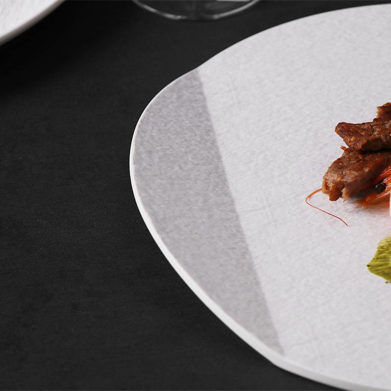 Plato de cena de cerámica de la placa formada redonda irregular de Matt de la porcelana para el restaurante