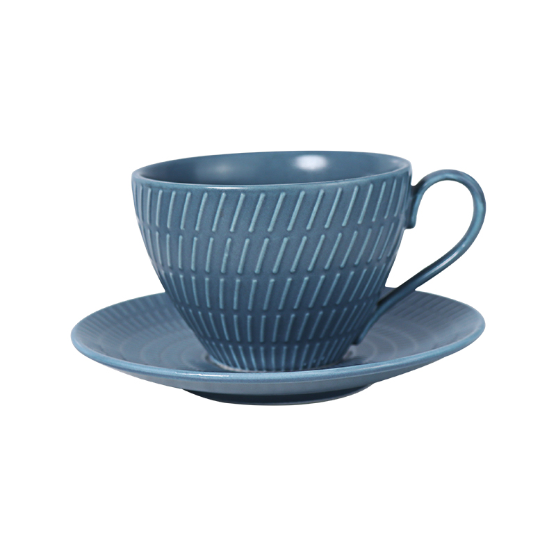 Tazas y platos de café de porcelana azul real mate