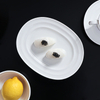 Grandes platos ovalados de porcelana apoyan a los restaurantes búlgaros