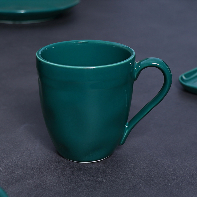 Taza de cerámica verde personalizada