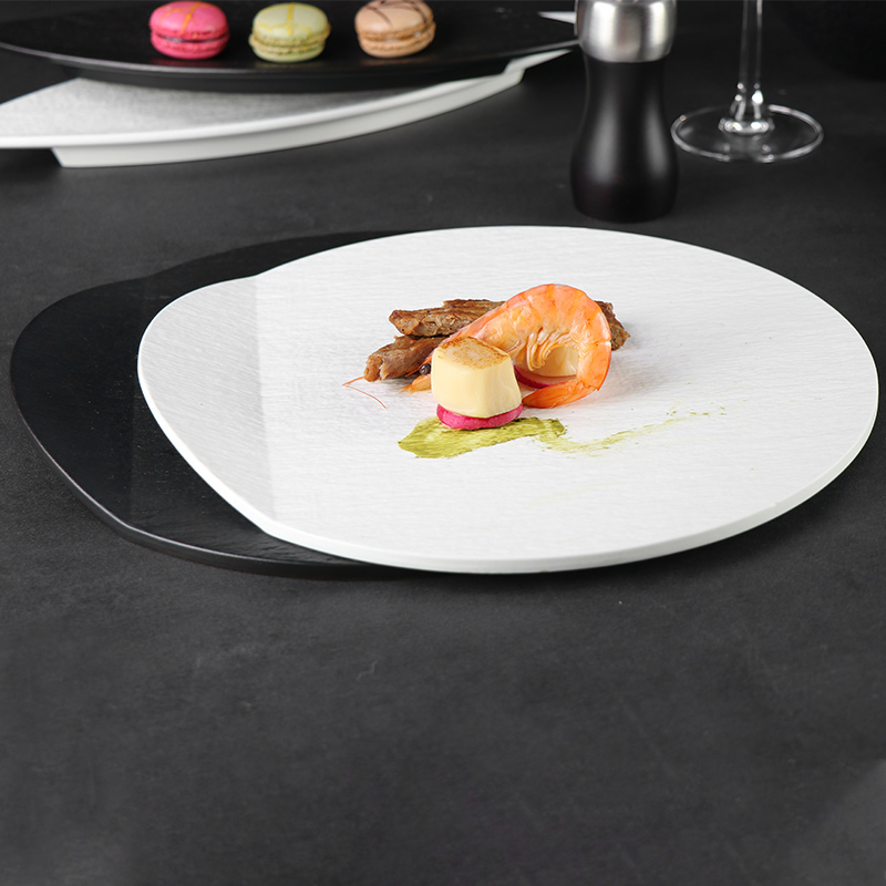 Plato de cena de cerámica de la placa formada redonda irregular de Matt de la porcelana para el restaurante