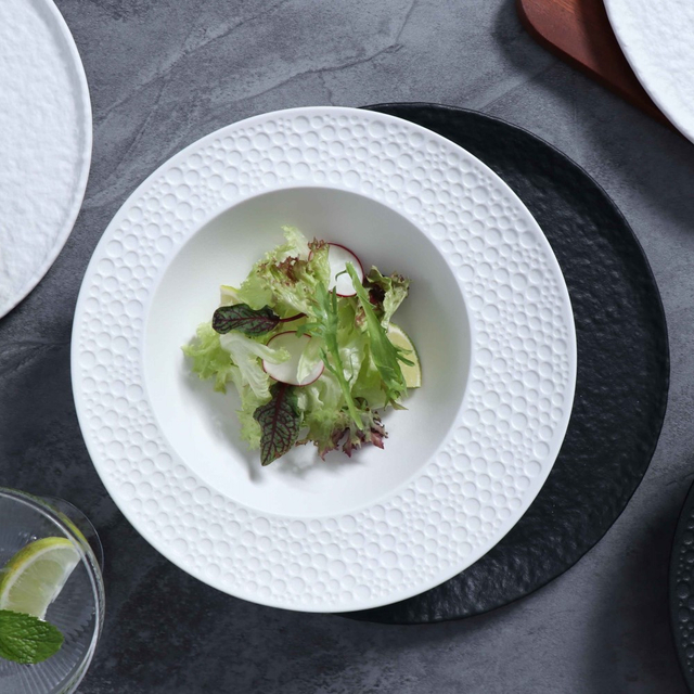 Platos en blanco y negro para restaurantes con estrella Michelin de Chicago