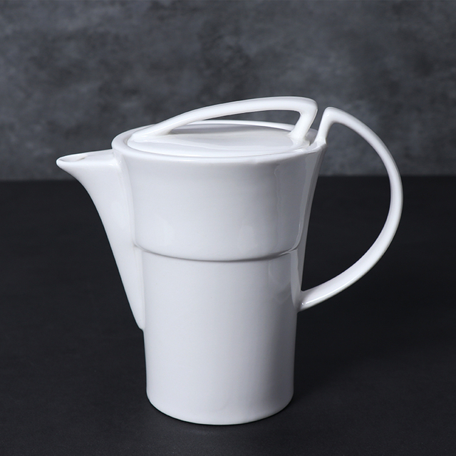 Tetera de porcelana blanca de diseño único para el hogar 