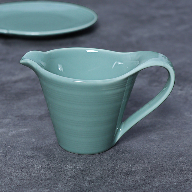 Tazas de porcelana de 150ml. Jarra de leche verde de 5 oz. 