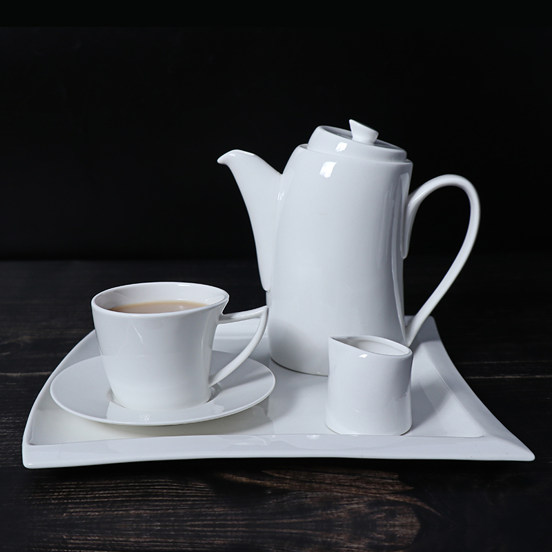 El sistema del regalo del día de la mujer modificó la porcelana determinada para requisitos particulares de cerámica del sistema de las tazas de café de la tetera del diseño de la señora confiada 