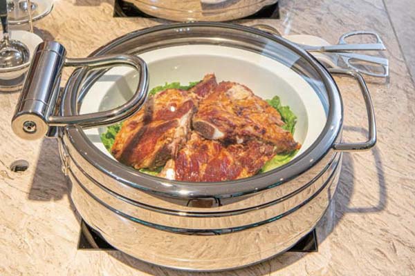 Platos calentadores para catering y eventos