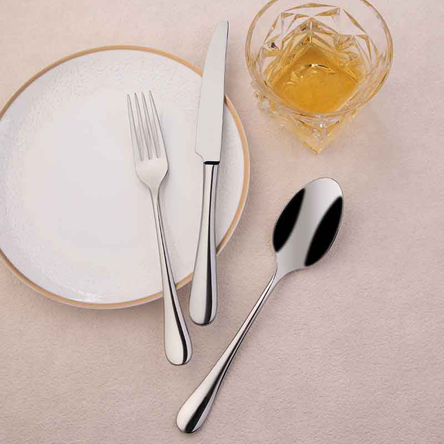 Juego de cuchillo, tenedor y cuchara de acero inoxidable 304.