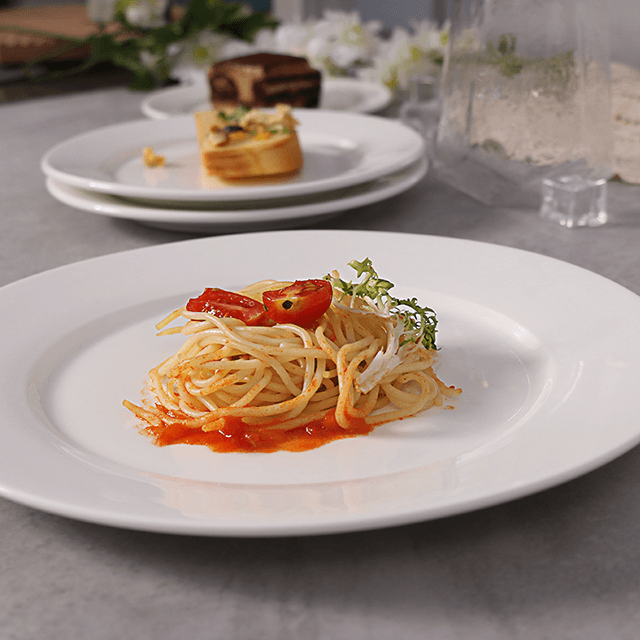 El aperitivo de cerámica de encargo blanco del partido platea el plato de cena de la porcelana para el hotel de los restaurantes