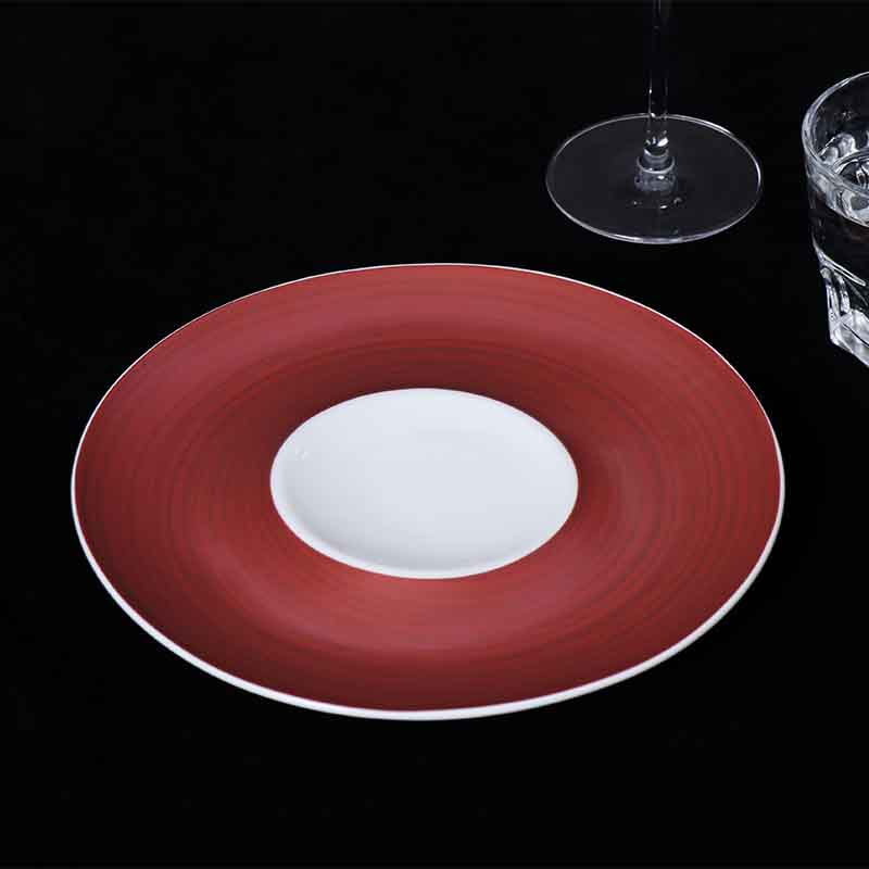 Vajilla de marca famosa Platos de restaurante negros y rojos