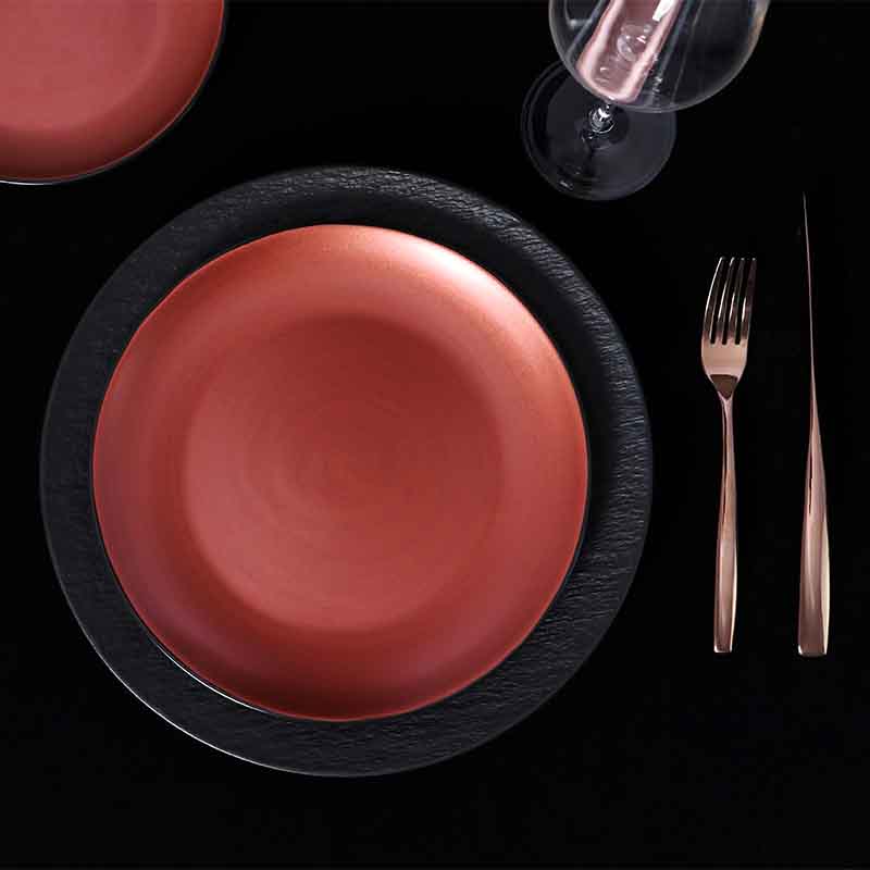 Vajilla de marca famosa Platos de restaurante negros y rojos